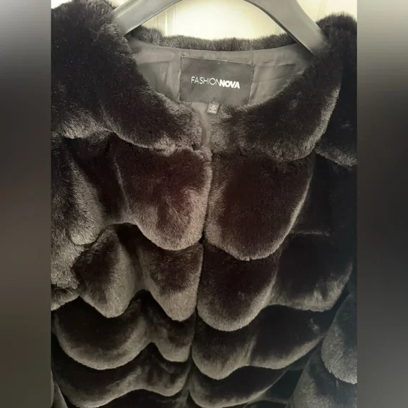 With Love Faux Fur Coat - Black NWOT - Picture 6 of 10